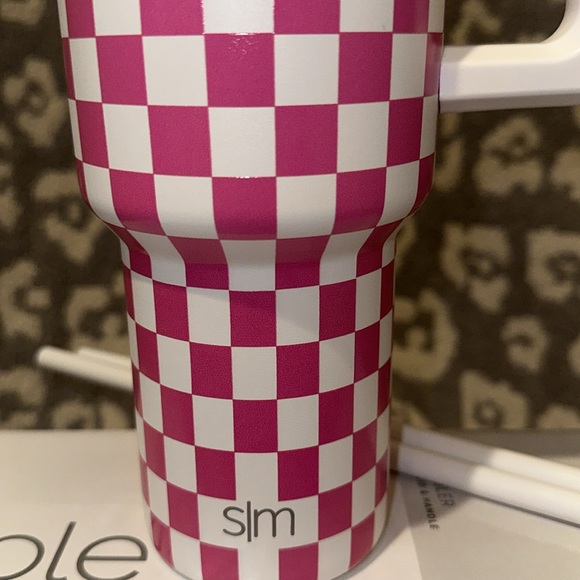 Simple Modern TREK 40oz Tumbler in Bubblegum Checkmate 😍 New 🆕 & Never Used 😍 - Picture 12 of 17